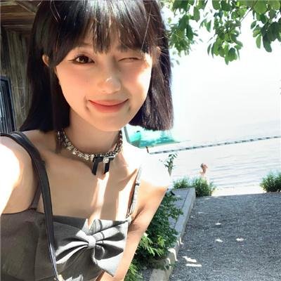轻轻拂过